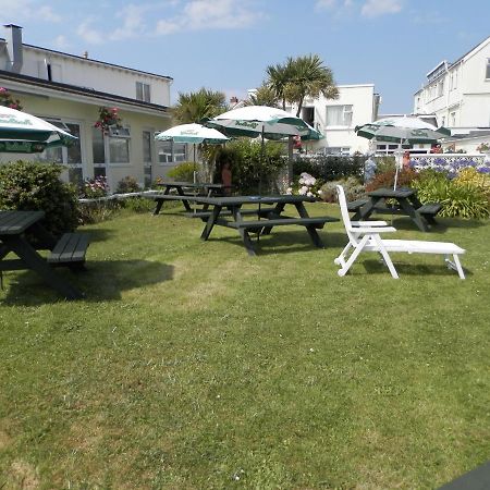 Wayside Cheer Hotel Castel Exterior photo