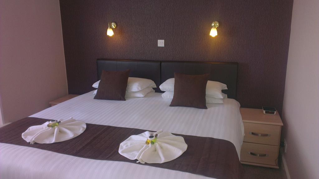 Wayside Cheer Hotel Castel Room photo